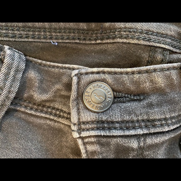 Black jeans with rips in the knees! - Picture 3 of 5